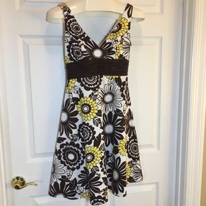 B. SMART Floral Dress Size 4